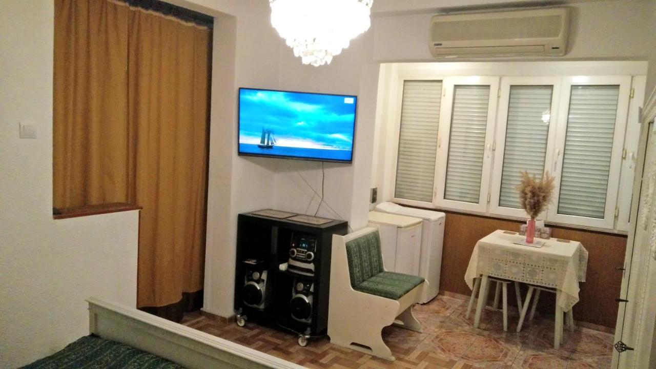 One Bedroom French Embassy * Bucureşti